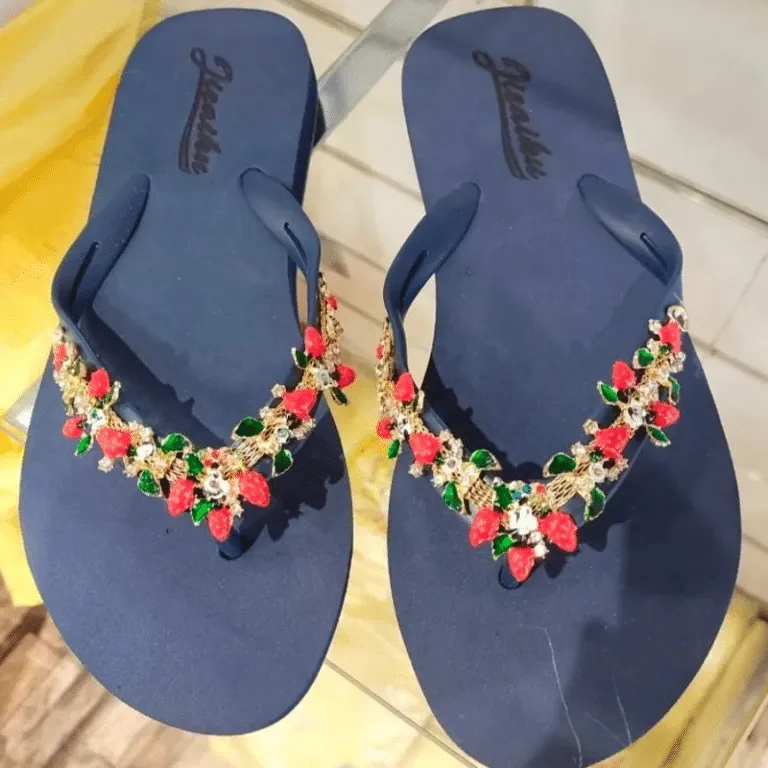 Luxury Rhinestone Flat Bottom Flip Flops Ladies Sippers